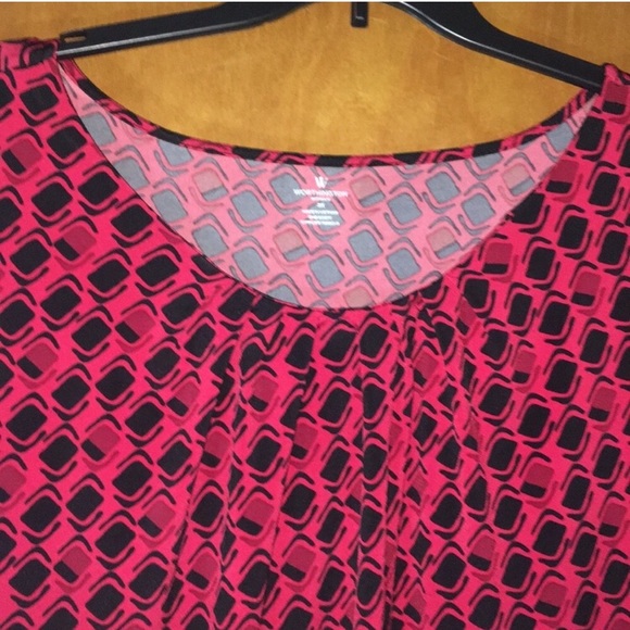 3X Black and Red Geometric Worthington Top - Picture 2 of 5
